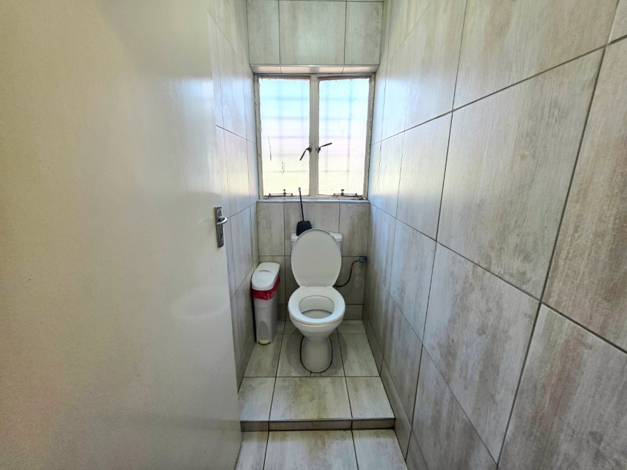 16 Bedroom Property for Sale in Universitas Free State